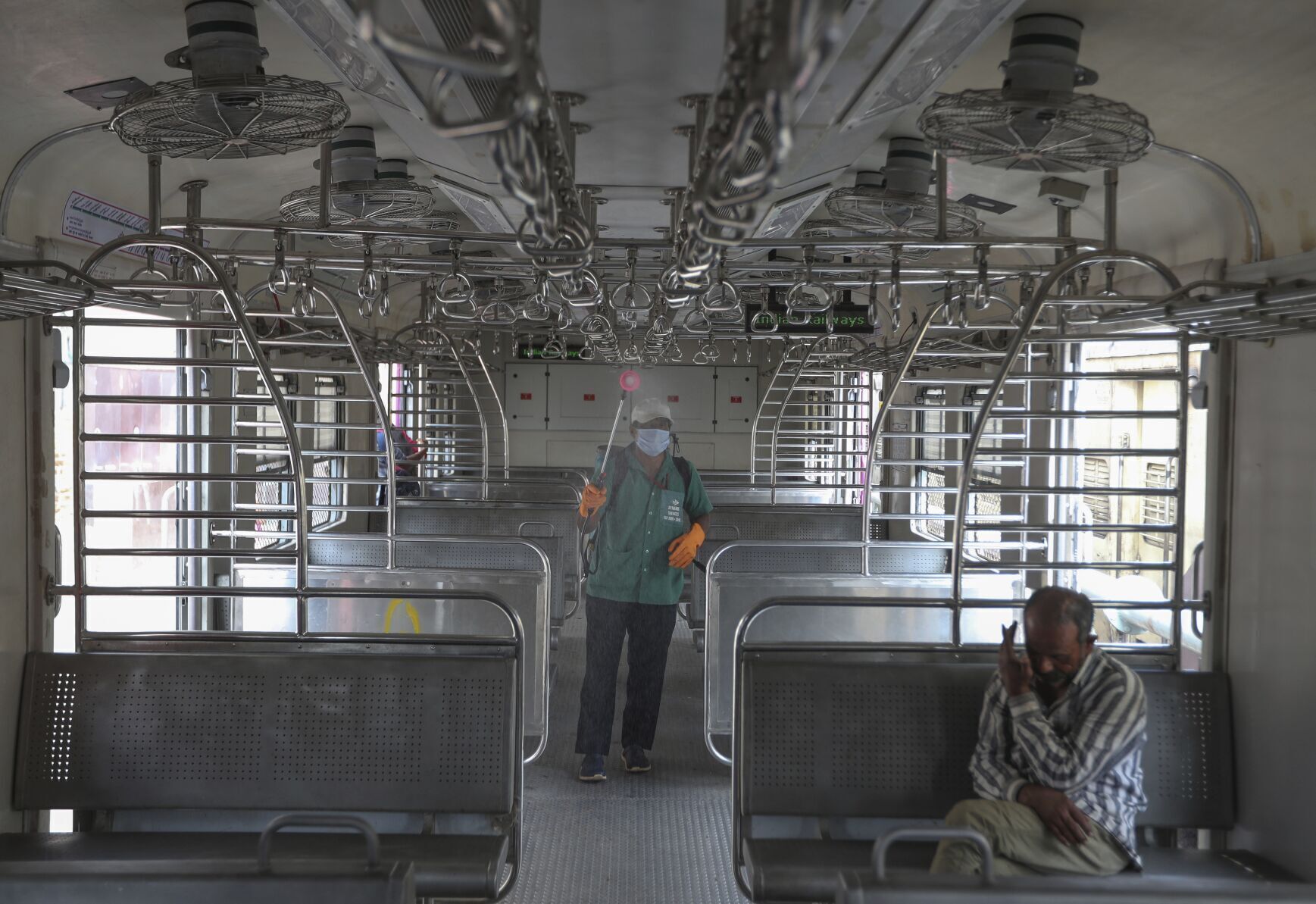 APTOPIX Virus Outbreak India